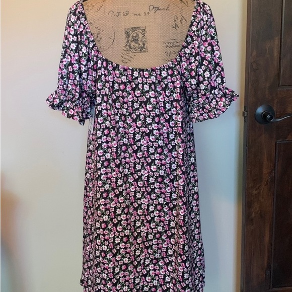 LAST ONE! Darling floral dress-New with tag! - Picture 4 of 5